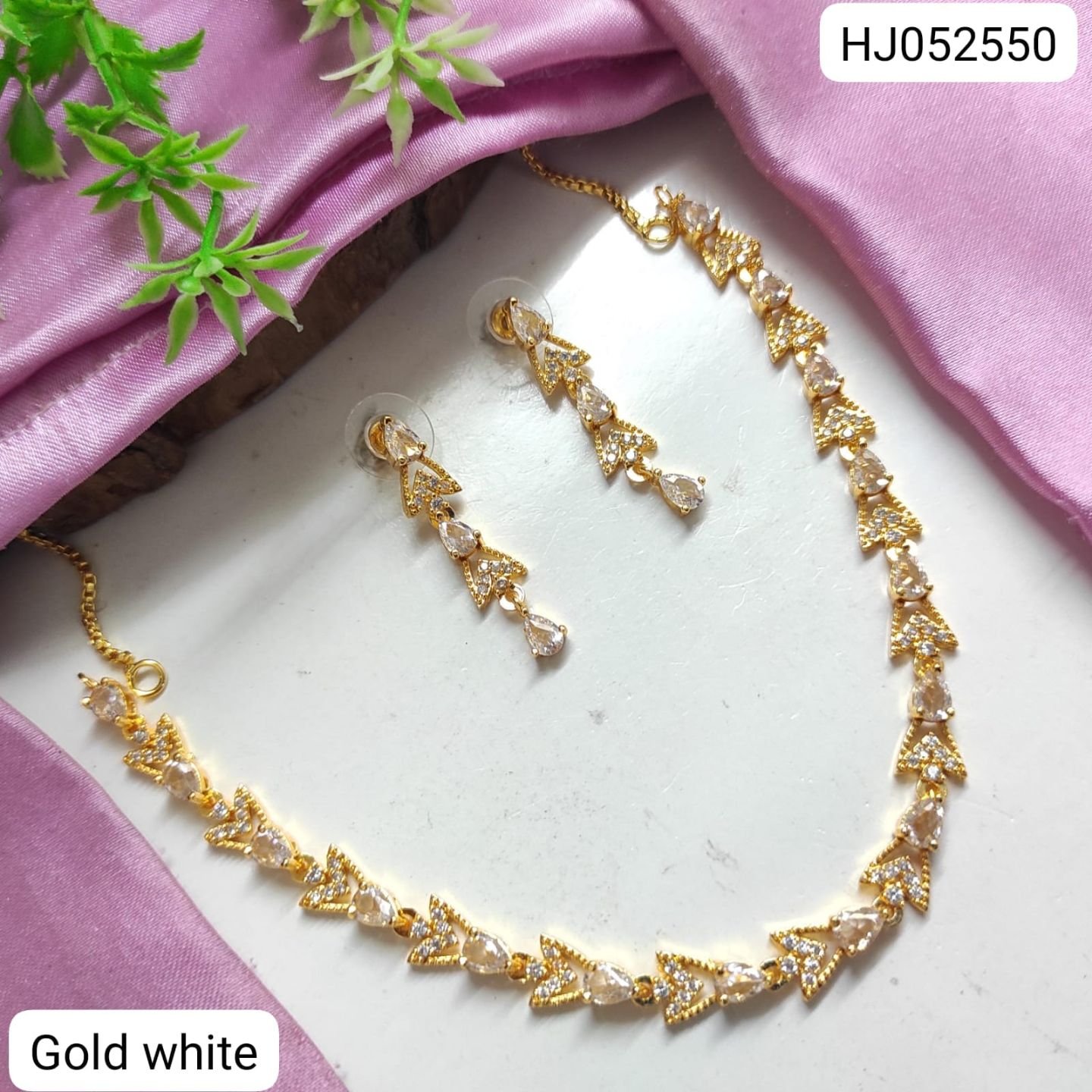 ADN18561